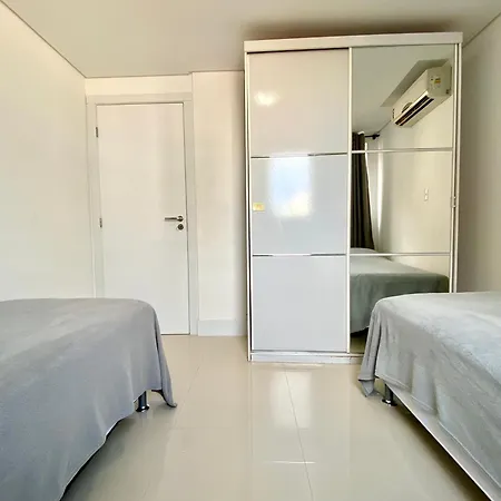 Apartamento a 150m da praia de Bombas-2